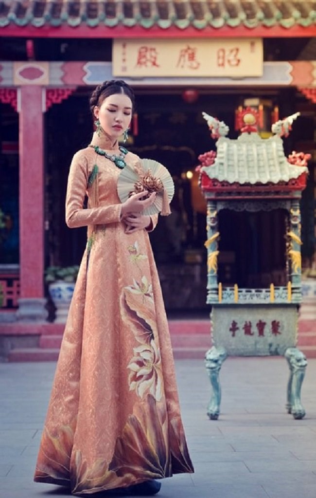 Chiều 9/8, PV Dân Việt đã liên lạc với thí sinh Lê Trần Ngọc Trân và hỏi thông tin cô có tham gia cuộc thi Kim Mộc Thủy Hỏa Thổ - Hoa hậu Thế giới Việt tại Nhật Bản 2014 không