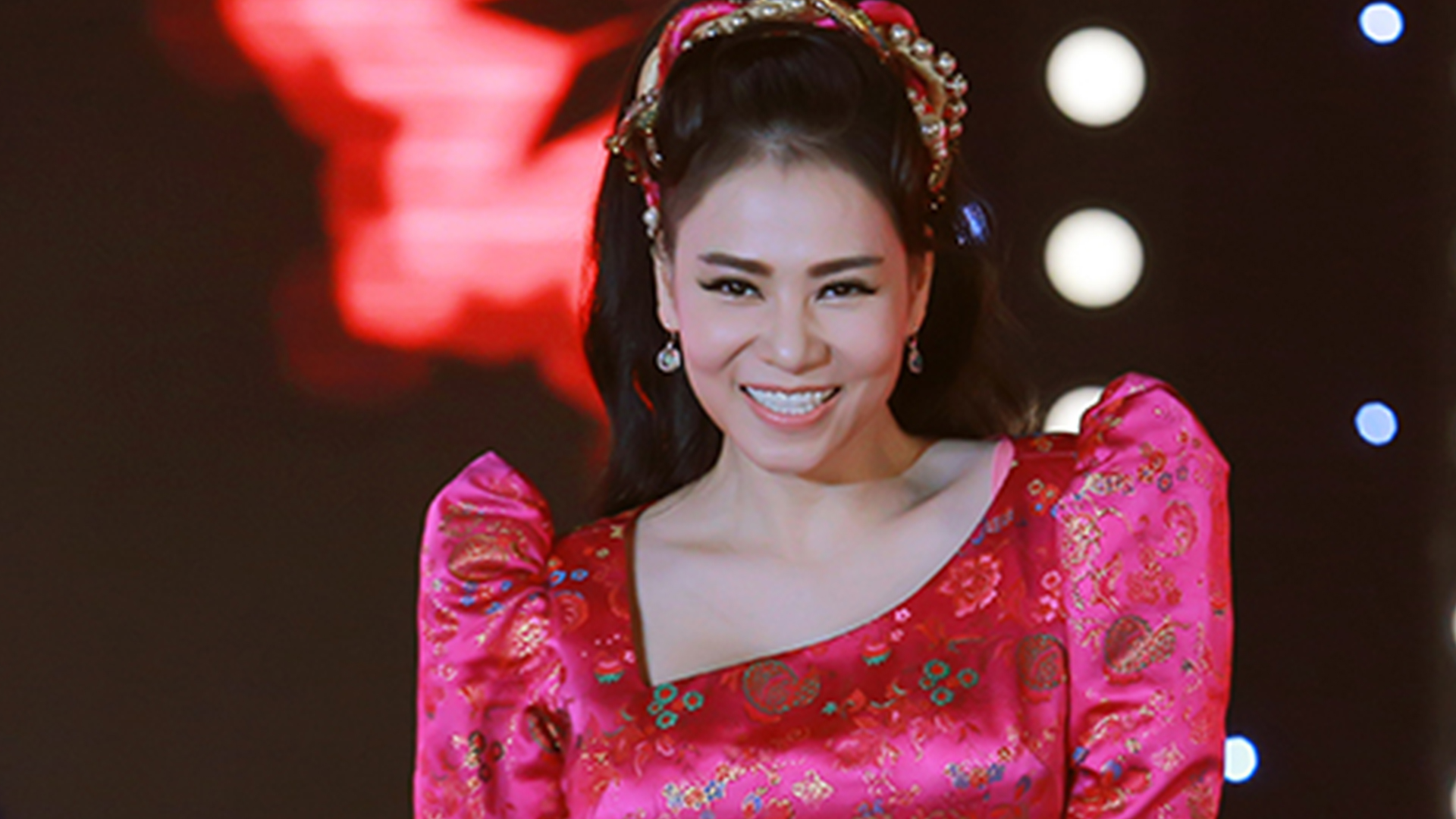  Trông Thu Minh xinh ra, khiến thiên hạ cứ đồn cô đi thẩm mỹ viện tân trang nhan sắc. 