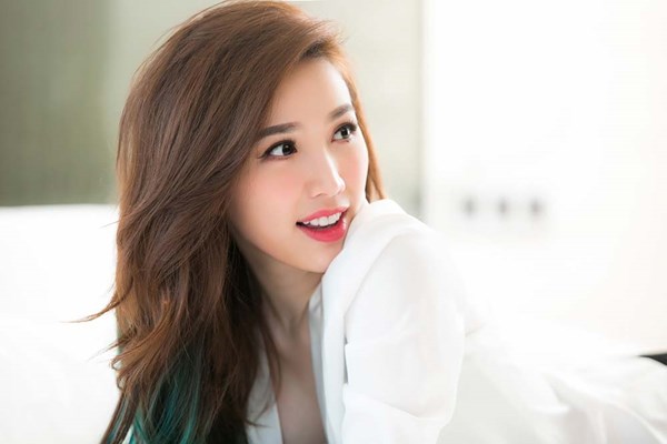 So với những hình ảnh trước kia thì hiện tại, Bảo Thy đẹp và duyên dáng hơn rất nhiều.