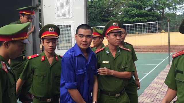 Bị c&aacute;o Vi Văn Hai đến phi&ecirc;n t&ograve;a