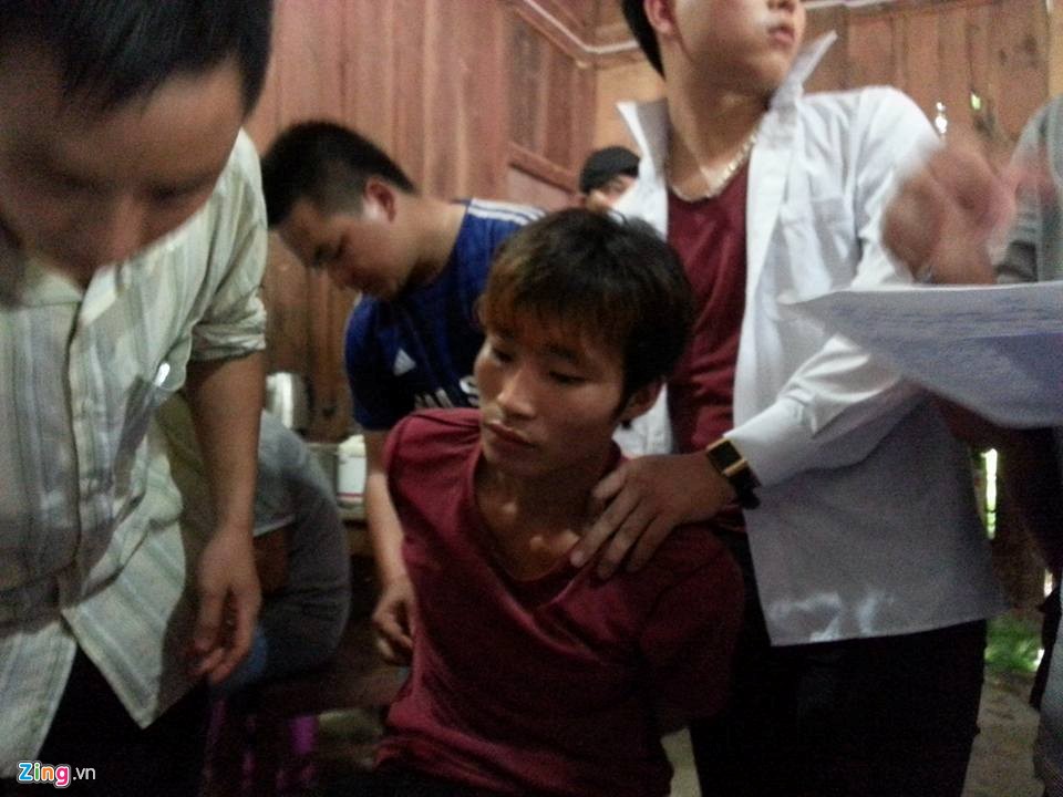 Nghi can H&ugrave;ng khi mới bị bắt