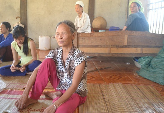  b&agrave; Ho&agrave;ng Thị Say (SN 1953, mẹ nạn nh&acirc;n Long)