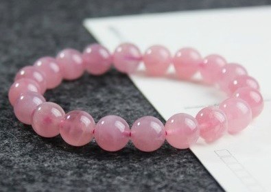 Thạch anh cũng c&oacute; c&ocirc;ng dụng gi&uacute;p ổn định v&agrave; tăng sự bền vững trong t&igrave;nh cảm