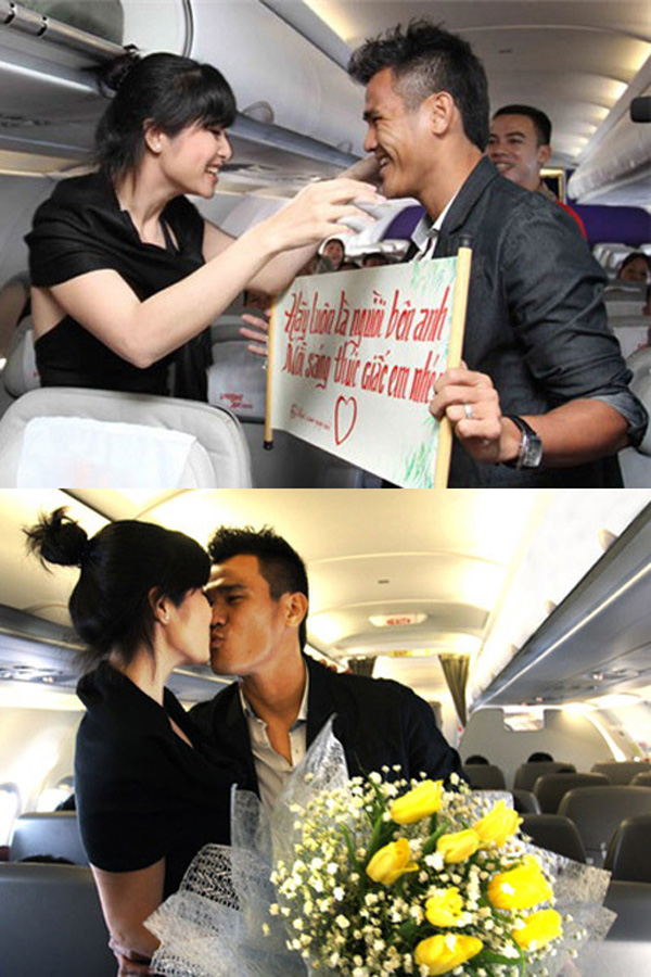 Kỷ niệm ng&agrave;y cưới của cặp đ&ocirc;i tr&ecirc;n m&aacute;y bay năm 2012