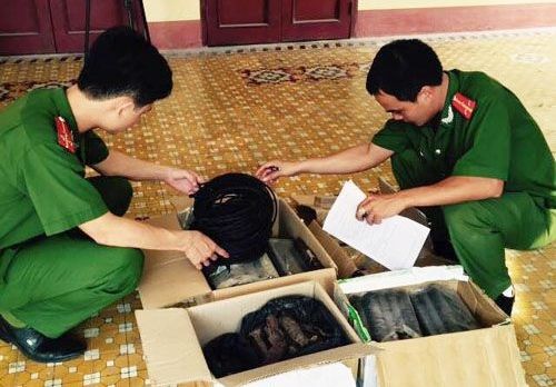 Số thuốc nổ t&igrave;m thấy ở nh&agrave; Nguyễn Văn Tần