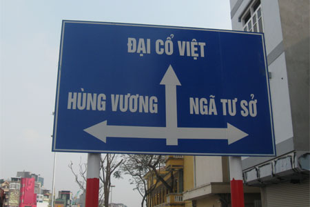 Biển giao th&ocirc;ng sai t&ecirc;n nước
