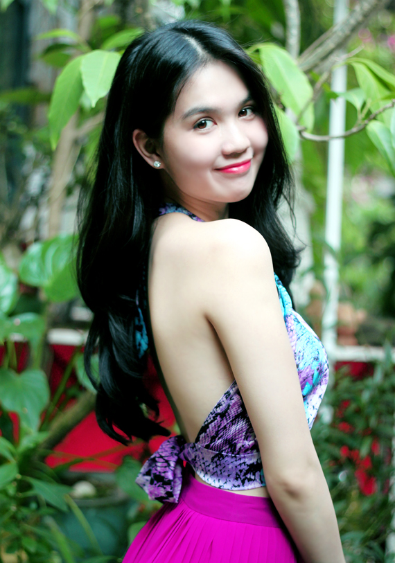 Nụ cười tỏa nắng của Ngọc Trinh.