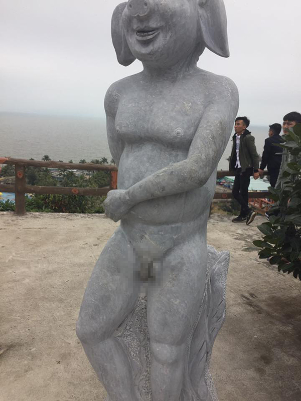 Vườn tượng 'khỏa th&acirc;n' ở Hải Ph&ograve;ng, dư luận dậy s&oacute;ng v&igrave; h&igrave;nh ảnh 'phản cảm'