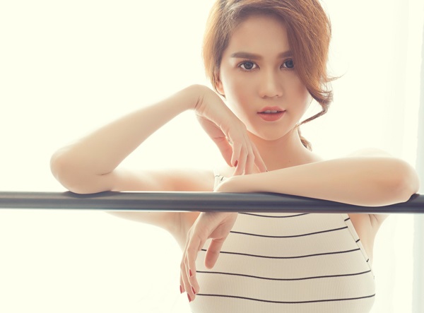 Gần 10 năm tham gia showbiz, mỹ nhân gốc Trà Vinh được nhận xét ngày càng trẻ và đẹp hơn