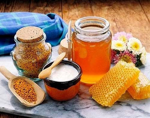 ữa ong ch&uacute;a mang lại nhiều lợi &iacute;ch nhưng n&oacute; cũng ẩn chứa nhiều t&aacute;c dụng phụ nếu bị lạm dụng v&agrave; sử dụng kh&ocirc;ng đ&uacute;ng c&aacute;ch