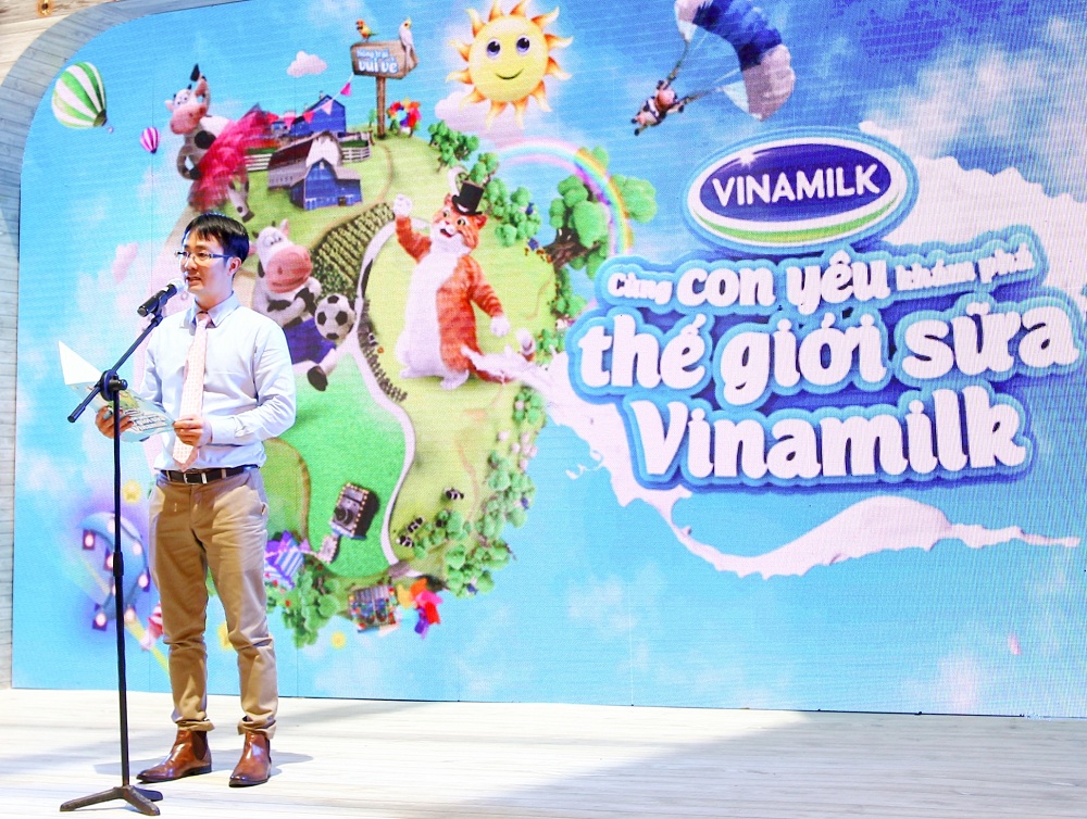 &Ocirc;ng Phan Minh Ti&ecirc;n &ndash; Gi&aacute;m đốc Điều h&agrave;nh Marketing Vinamilk