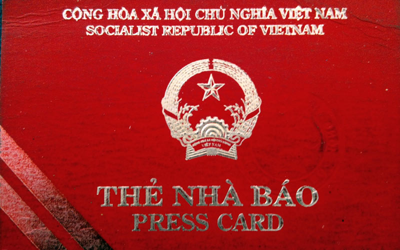 Thẻ nh&agrave; b&aacute;o