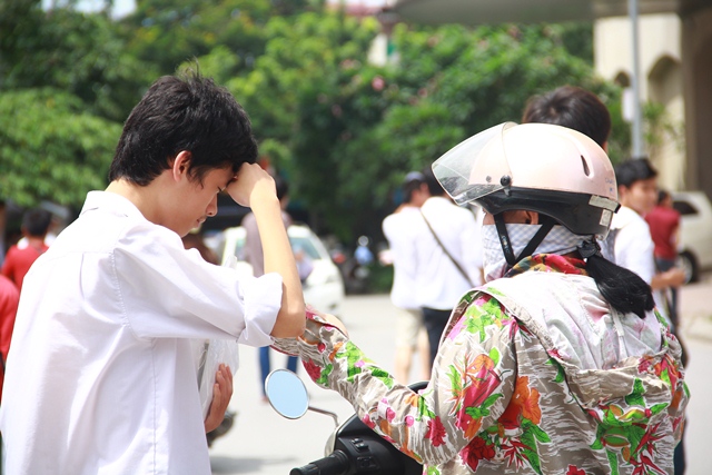 Nắng nóng vẫn tiếp tục kéo dài 36-38 độ cho đết hết đợt thi đại học này, thí sinh nên có chế độ đảm bảo 13Win19 ưu đãi hấp dẫn để hoàn thành tốt kì thi quan trọng này.