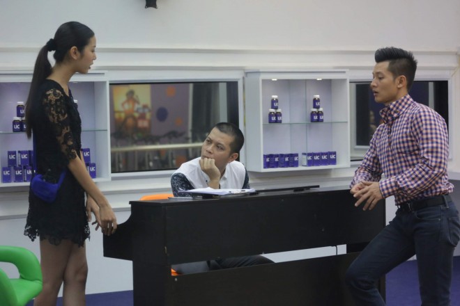 Thầy trò chuyện cởi mở giúp thí sinh Hoa khôi Áo dài Việt tự tin hơn Thầy trò chuyện cởi mở giúp thí sinh Hoa khôi Áo dài Việt tự tin hơn
