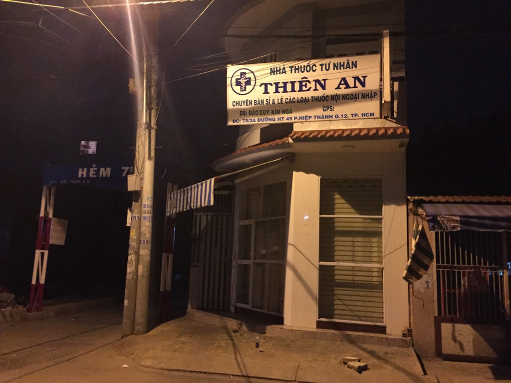 Hiệu thuốc nơi phát hiện thi thể cô gái. Ảnh: Dân Trí