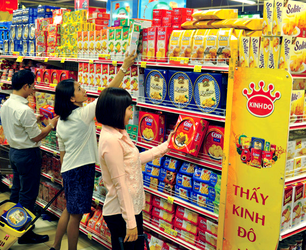Để lấy lại ưu thế trên thị trường bánh kẹo Tết, bánh kẹo nội cần dung hòa giữa yếu tố truyền thống lẫn hiện đại, mới mẻ. Để lấy lại ưu thế trên thị trường bánh kẹo Tết, bánh kẹo nội cần dung hòa giữa yếu tố truyền thống lẫn hiện đại, mới mẻ.