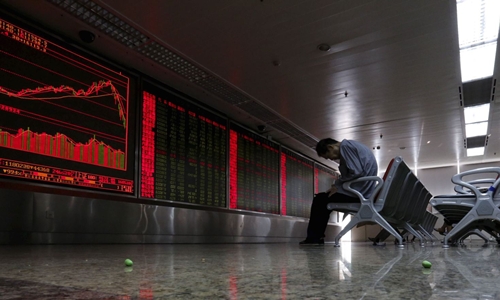 Nếu thị trường chứng kho&aacute;n Trung Quốc rơi v&agrave;o v&ograve;ng xo&aacute;y suy giảm, hậu quả sẽ c&ograve;n lớn hơn nhiều so với Hy Lạp
