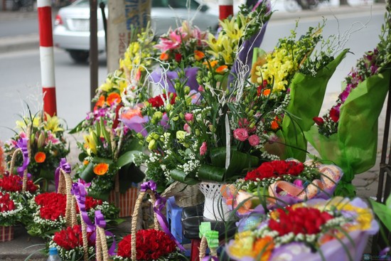 Hoa tươi lu&ocirc;n l&agrave; m&oacute;n qu&agrave; tặng 8/3 &yacute; nghĩa v&agrave; phổ biến nhất