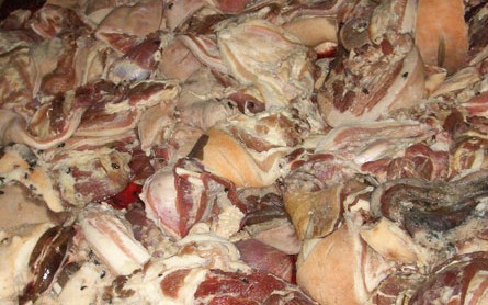 Thịt lợn chết ở Trung Quốc được chế biến th&agrave;nh thịt tươi