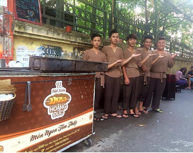 Những qu&aacute;n thịt xi&ecirc;n nướng ngon nổi tiếng h&agrave; nội