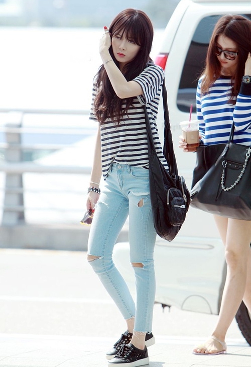 &Aacute;o thun kẻ v&agrave; quần jeans l&agrave; một cặp đ&ocirc;i ăn &yacute; cho thời trang h&egrave; 2015