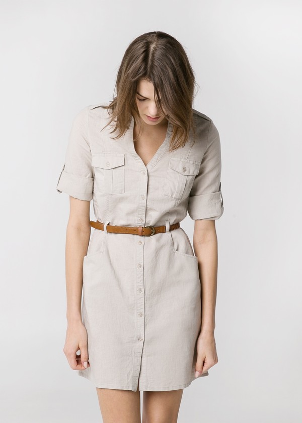 Với chất liệu tho&aacute;ng m&aacute;t nhưng cứng c&aacute;p, mẫu shirtdress n&agrave;y của Mango gi&uacute;p bạn định h&igrave;nh v&oacute;c người một c&aacute;ch dễ d&agrave;ng. N&oacute; c&oacute; gi&aacute; kh&ocirc;ng qu&aacute; đắt, chỉ khoảng 1 triệu VNĐ.
