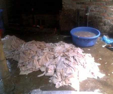 Thịt lợn &ocirc;i thiu gi&aacute; rẻ vẫn được ti&ecirc;u thụ tốt