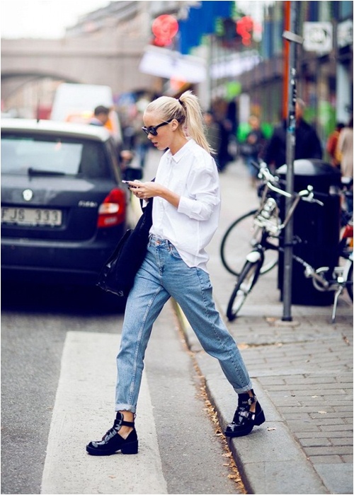 &Aacute;o sơ mi trắng kết hợp với quần jeans khiến c&ocirc; n&agrave;ng tr&ocirc;ng thật khỏe khoắn v&agrave; c&aacute; t&iacute;nh