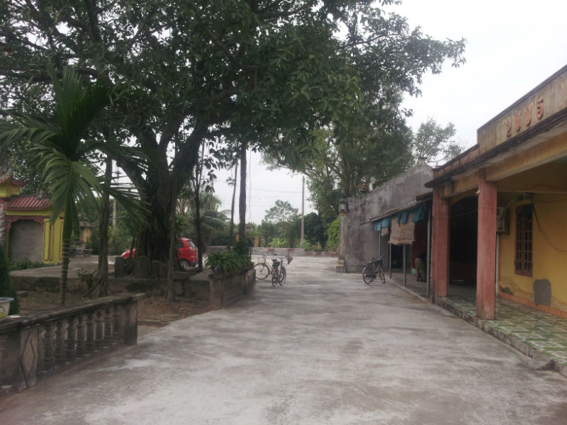 Từ khi &ocirc;ng Phương l&agrave;m Thủ nhang của Đền, người d&acirc;n rất t&iacute;n nhiệm v&agrave; tin tường ủng hộ