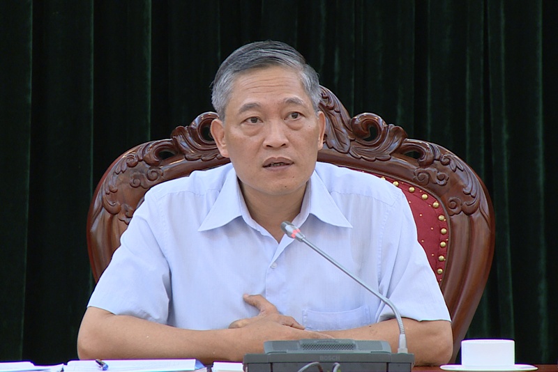 Thứ trưởng Trần Văn T&ugrave;ng