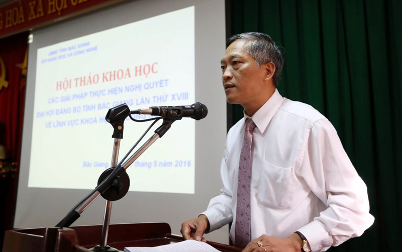 Thứ trưởng Bộ KH&CN Trần Văn T&ugrave;ng