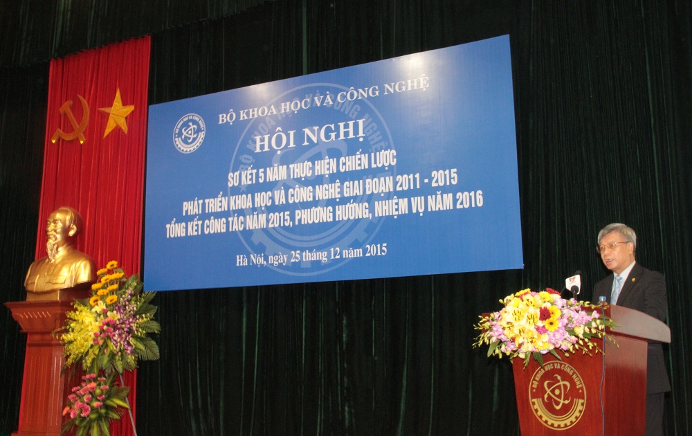 Thứ trưởng Trần Việt Thanh b&aacute;o c&aacute;o một số kết quả đạt được của Chiến lược ph&aacute;t triển khoa học v&agrave; c&ocirc;ng nghệ giai đoạn 2011-2015