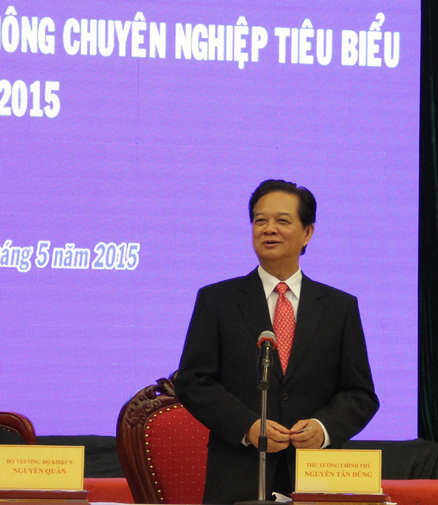 Thủ tướng ph&aacute;t biểu tại Gặp mặt c&aacute;c nh&agrave; s&aacute;ng chế kh&ocirc;ng chuy&ecirc;n ti&ecirc;u biểu