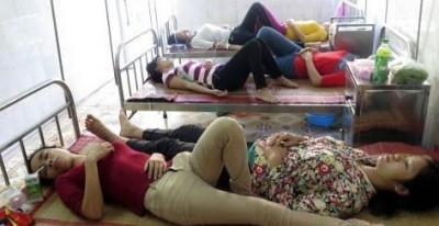 D&ograve;i b&ograve; lổm ngổm trong xuất ăn, 54 c&ocirc;ng nh&acirc;n giầy Amara nhập viện