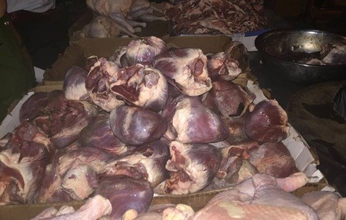 Thực phẩm bẩn m&ugrave;a h&egrave;: Bắt giữ 360kg tim lợn Trung Quốc