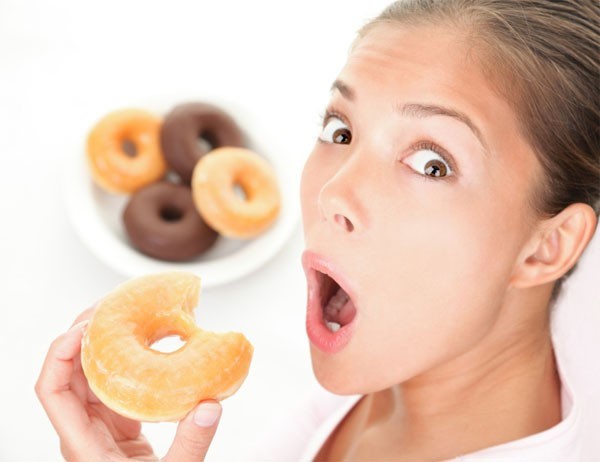 Chế độ ăn uống trong ng&agrave;y 'đ&egrave;n đỏ' n&ecirc;n bổ sung Socola đen