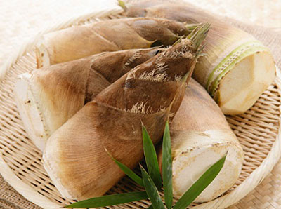 Măng cũng c&oacute; đủ c&aacute;c chất protid, glucid, muối kho&aacute;ng, vitamin