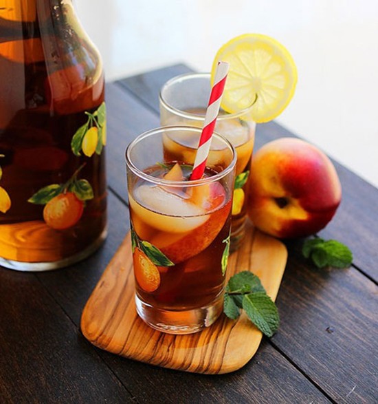 Nhờ những vitamin v&agrave; kho&aacute;ng chất n&agrave;y m&agrave; quả đ&agrave;o được coi l&agrave; c&oacute; t&aacute;c dụng cải thiện l&agrave;n da đẹp hơn