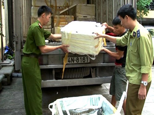 Thực ph&acirc;̉m nh&acirc;̣p l&acirc;̣u &acirc;̉n chứa nhi&ecirc;̀u hóa ch&acirc;́t đ&ocirc;̣c hại