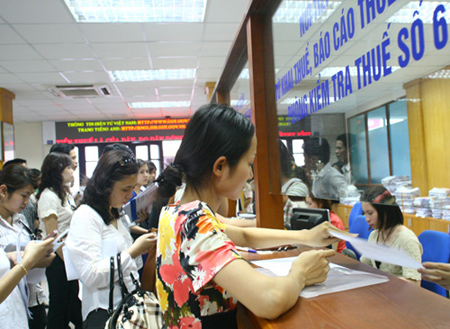 Đ&oacute;ng thuế thu nhập c&aacute; nh&acirc;n l&agrave; nghĩa vụ của mỗi người d&acirc;n, nhưng c&aacute;ch t&iacute;nh thuế mới khiến nhiều hộ kh&ocirc;ng biết c&oacute; n&ecirc;n tiếp tục kinh doanh hay kh&ocirc;ng