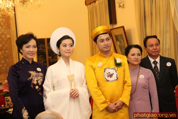 Ngày 13/10/2014, tại chùa Quán Sứ (Hà Nội) đã diễn ra lễ Hằng thuận của Trần Thị Quỳnh Ngọc và chú rể Nguyễn Đức Thiện – pháp danh Minh Tâm.