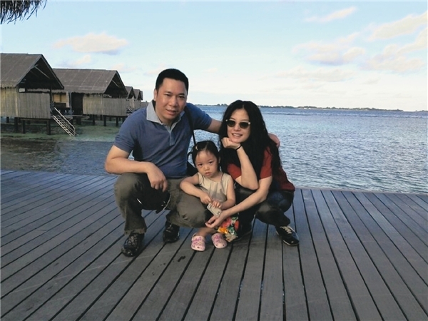 Không chỉ thành công trong sự nghiệp điện ảnh, cô còn có một cuộc sống viên mãn khi cưới một người chồng đại gia, sở hữu khối tài sản khổng lồ cùng một cô con gái xinh xắn.