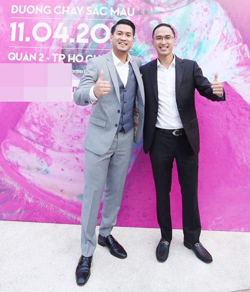 Sự kết hợp của 2 bố mẹ đều đẹp đã sinh ra 2 người con trai không khác gì tài tử điện ảnh.