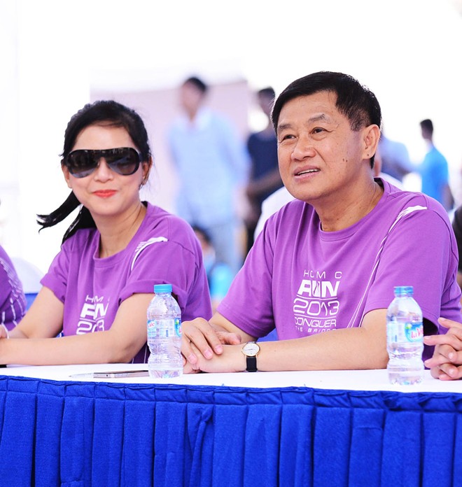 Cặp vợ chồng rất hạnh phúc, xứng đôi và viên mãn