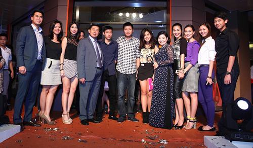 Cận cảnh đại gia đình toàn người đẹp của nhà chồng Tăng Thanh Hà