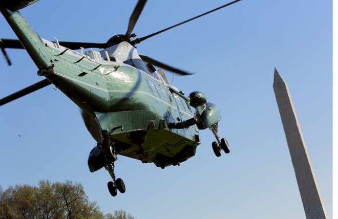 Các trực thăng Marine One cũng được trang bị những biện pháp chống tên lửa Tiêu chuẩn của quân đội Mỹ, ví dụ như pháo sáng đánh lừa tên lửa tầm nhiệt hay thiết bị gây nhiễu xạ để chống tên lửa dẫn đường bằng radar cùng biện pháp đối phó hồng ngoại AN/ALQ-144A.