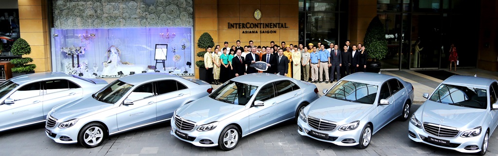 Khách sạn sử dụng dàn xe Mercedes đ&ecirc;̉ đưa đón khách