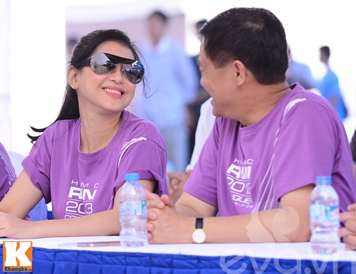 Hay tham gia giải chạy từ thiện do con trai tổ chức