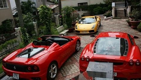 doanh nhân Nguyễn Quốc Cường nổi tiếng bởi là người đầu tiên sở hữu Lamborghini tại Việt Nam. Năm 2007, anh chi 113.000 USD để rước chiếc Lamborghini Gallardo màu vàng về Việt Nam. Ở thời kỳ hưng thịnh, Quốc Cường từng sở hữu bộ sưu tập siêu xe và xe sang lên đến hàng chục chiếc, bao gồm Ferrari F360 Spider, F430 Spider, Lamborghini Gallardo, SLR McLaren, Rolls-Royce Phantom, Lamborghini Mucielago LP 640...