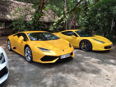 Chiếc Lamborghini Huracan LP610-4 màu vàng mang biển số ''tứ quý'' 8 thuộc sở hữu của đại gia phố núi Nguyễn Quốc Cường.